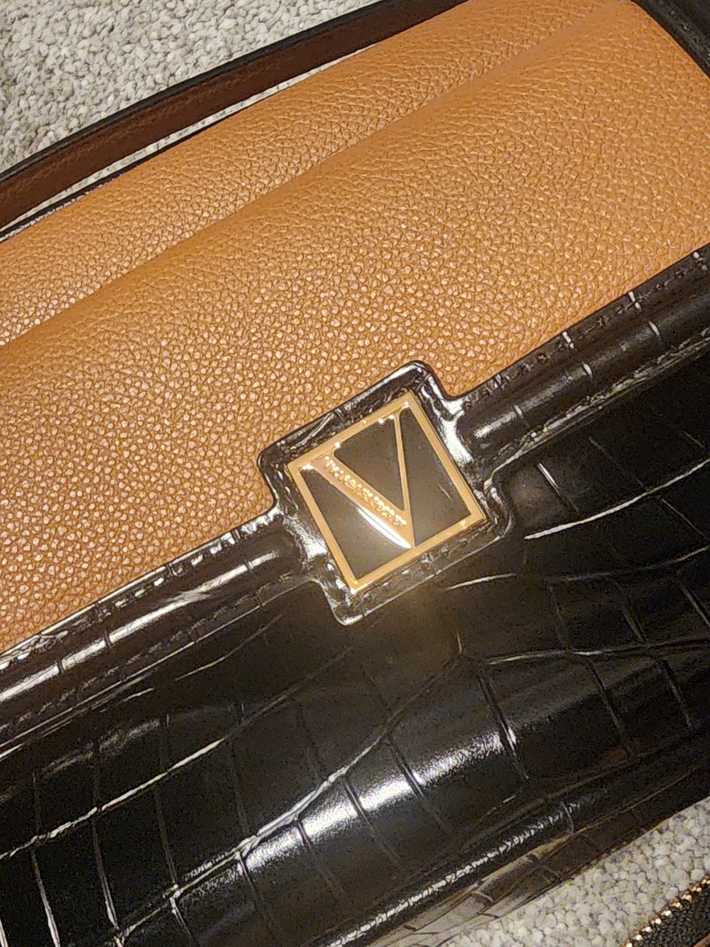 Victoria's Secret Black and Tan Croc-Embossed Crossbody with Matching Wallet - Picture 5 of 6